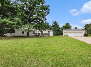 8828 E 80th St, Howard City, MI