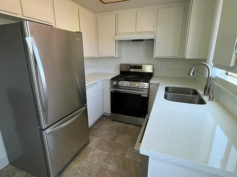 1320 W 225th St #3 — Photo 11