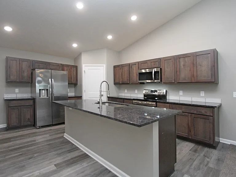 2635 W B St — Photo 6