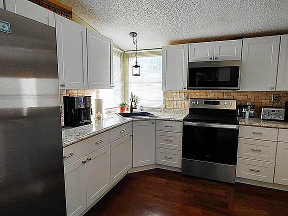 4th image of 153 Garden Dr