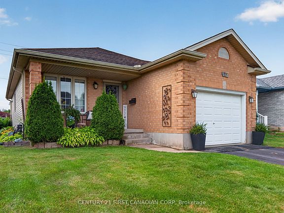 2nd image of 70 Juniper Cres