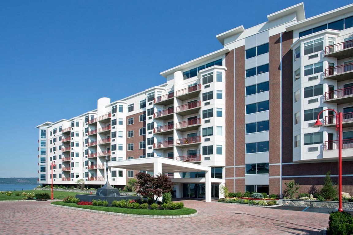 Harbor Square