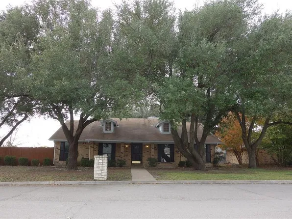 405 Town North Dr, Terrell, TX 75160