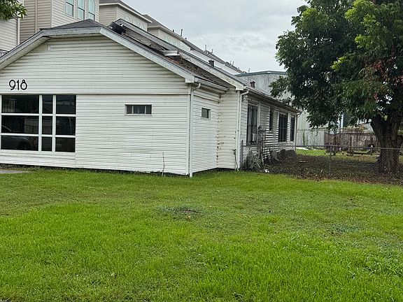 4th image of 918 W 18th St