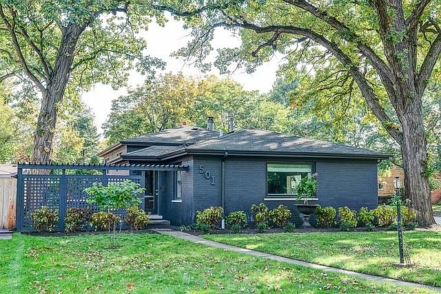 1st image of 501 Edgewood Pl