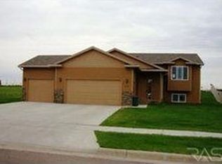 1312 W Meadowbrook Trl, Brandon, SD 57005