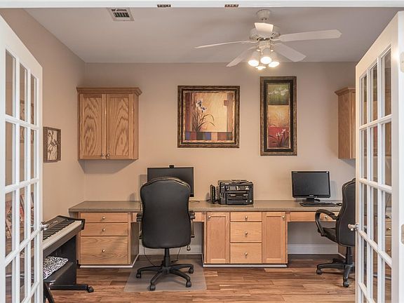5th image of 3163 Byron Pl