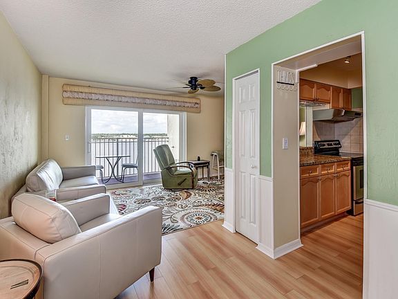 3rd image of 145 Halifax Ave APT 608