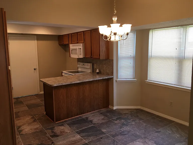 10050 Southridge Dr — Photo 7
