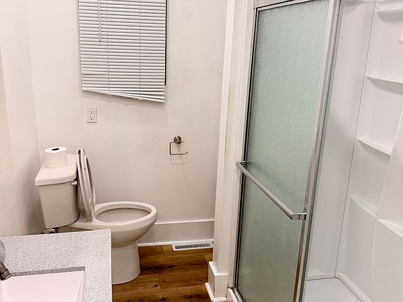 4th image of 918 Peck Ave #1