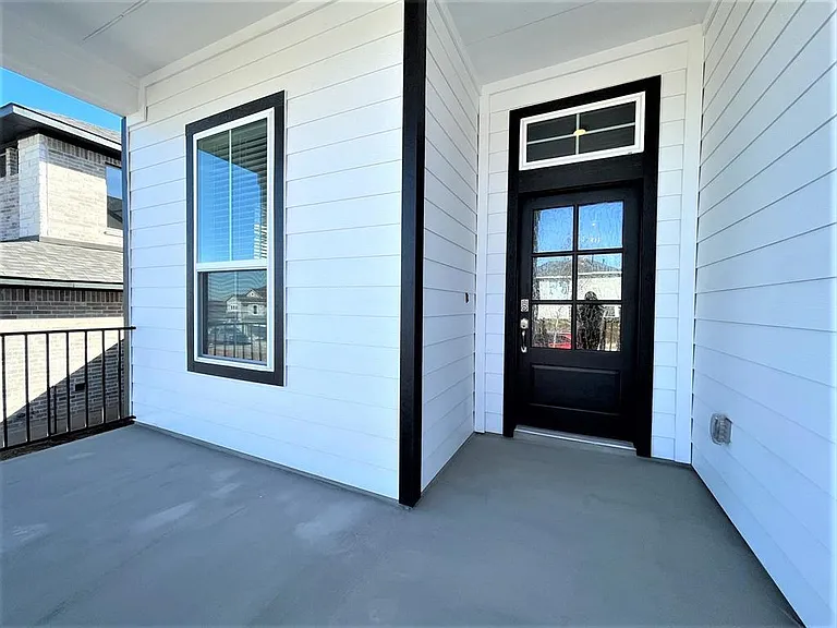 1120 Bluewood Bnd — Photo 2