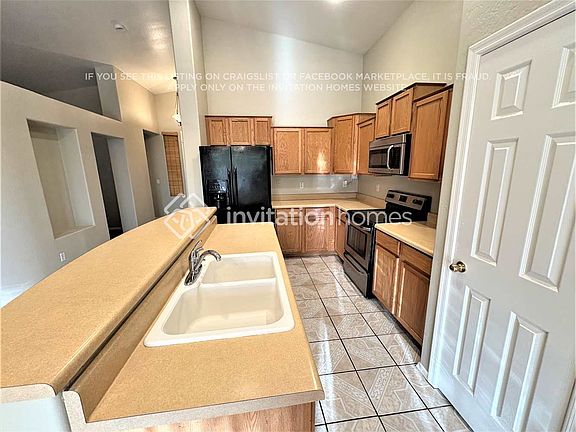 4th image of 3408 S 73rd Dr