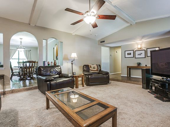 3rd image of 2918 Teakwood Dr