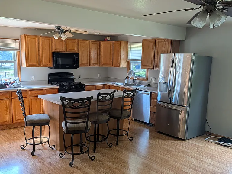520 Allen Ave — Photo 4
