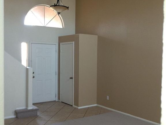 Entry way (prior to the NEW CARPET)