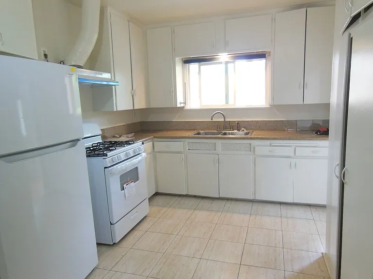 307 N Howard St #B — Photo 4