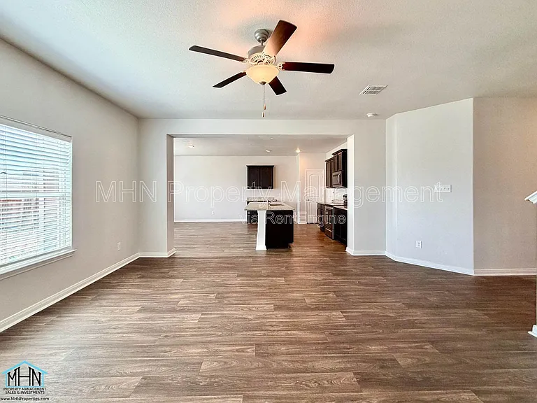 10950 Chippewa Trce — Photo 8