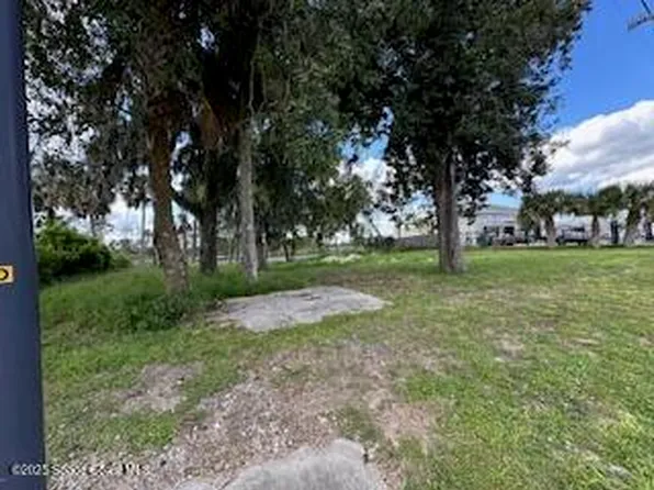2211 N Cocoa Blvd, Cocoa, FL 32922