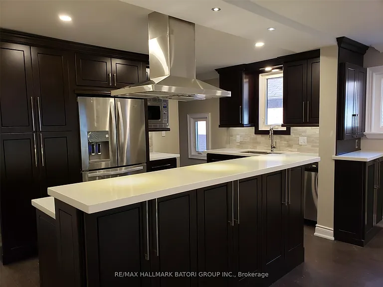 69 Burnaby Blvd #UPPER — Photo 5