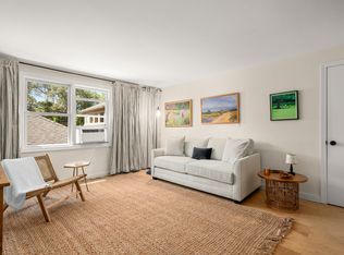 5 Village Ct #A3, Vineyard Haven, MA 02568