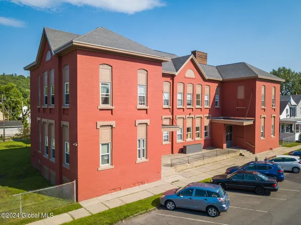 366 4th Avenue, Troy, NY 12182