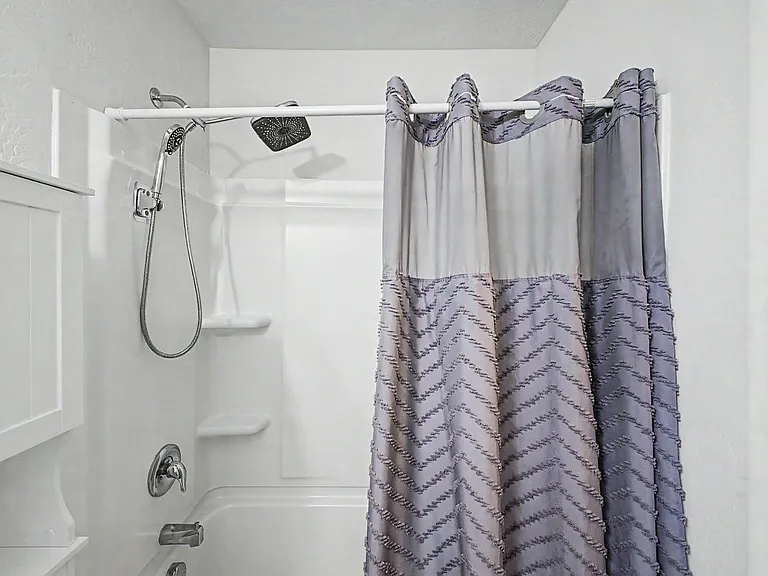 322 E Watson Pl — Photo 20