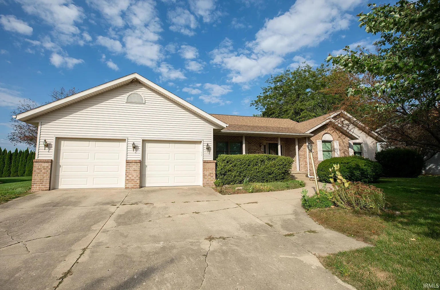 145 McCollough Dr photo 1