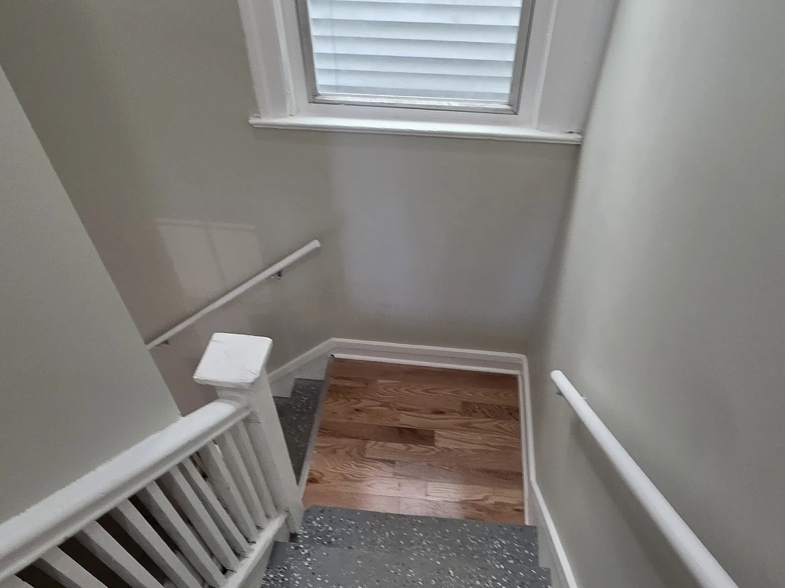 4 bed, 1.5 bath, 900 sqft, $2,200 — Photo 3