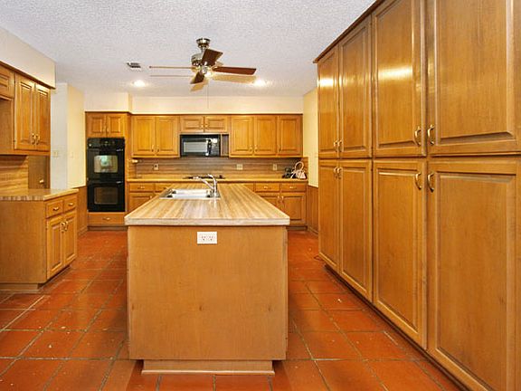 4th image of 3606 Hunters Bay