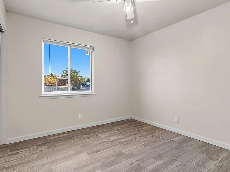 513 Gilmore Way — Photo 14