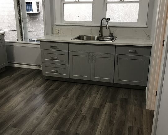 5th image of 842 S Berendo St