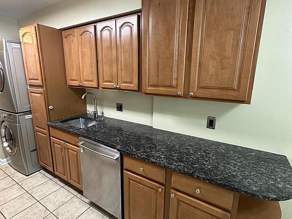 5th image of 8378 Montgomery Run Rd Unit A