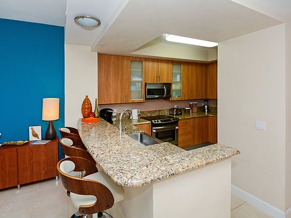 3rd image of 2617 NE 14th Ave APT 102