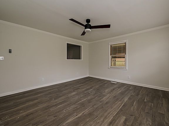 5th image of 1640 Eaves Rd