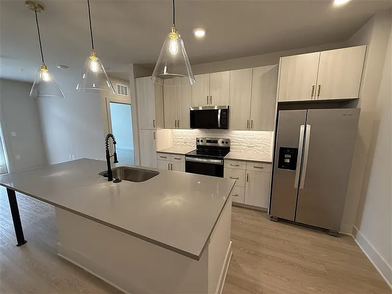District on the Etowah Apartments — Photo 1180