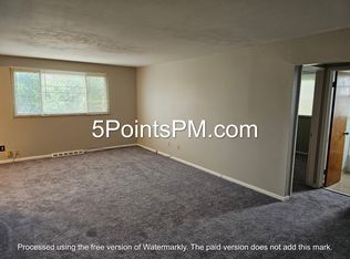 18051 Lakeshore Boulevard, Cleveland, OH 44119