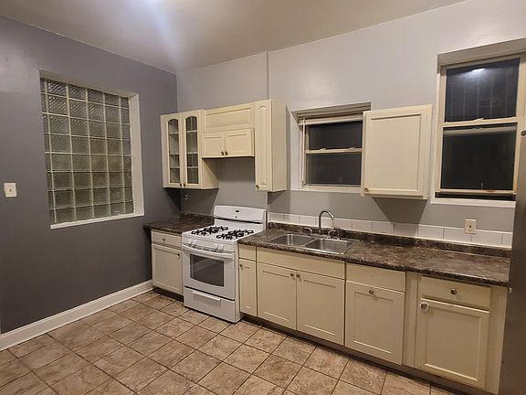 4th image of 344 S Hamlin Blvd APT B