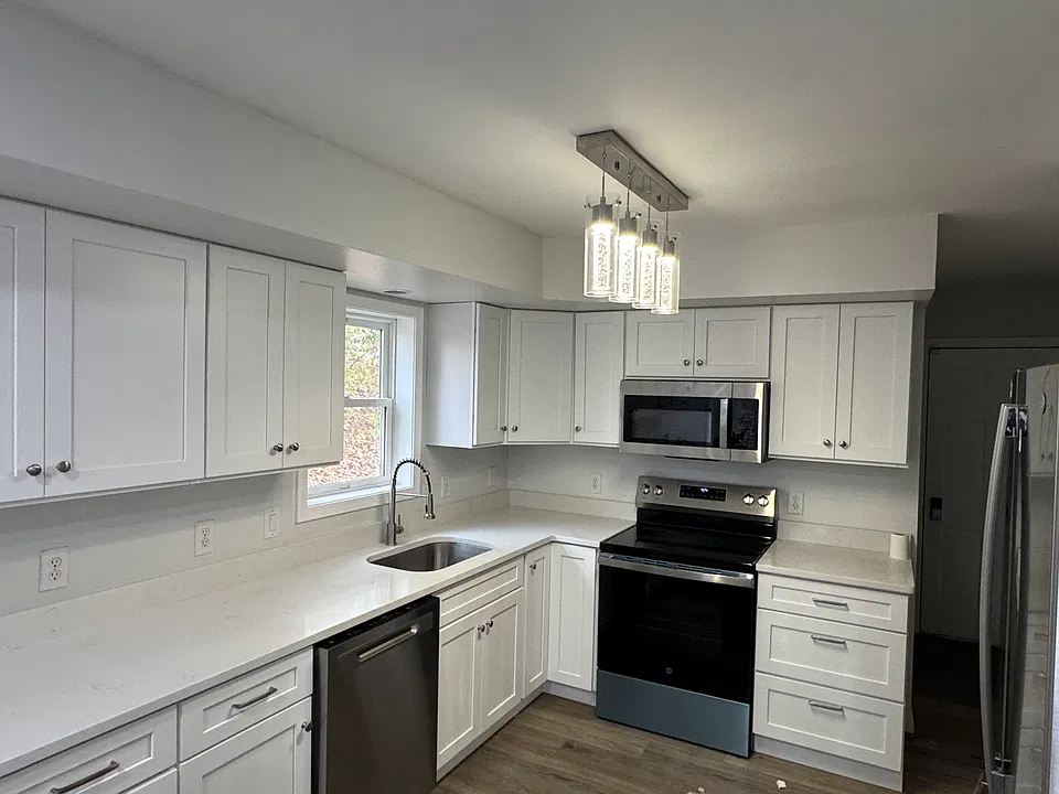 8 Dunning Ave #1