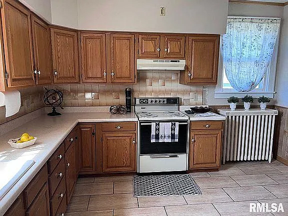 2829 E Sangamon Ave — Photo 34