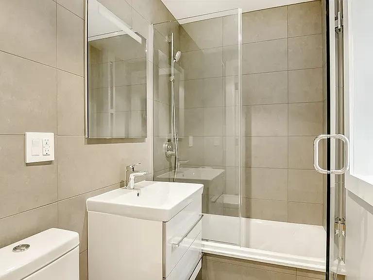 225 W 23rd St #2203M — Photo 2
