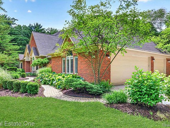 4th image of 425 Courtney Rd