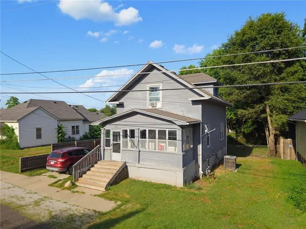 1026 McPherson St, Trenton, MO 64683