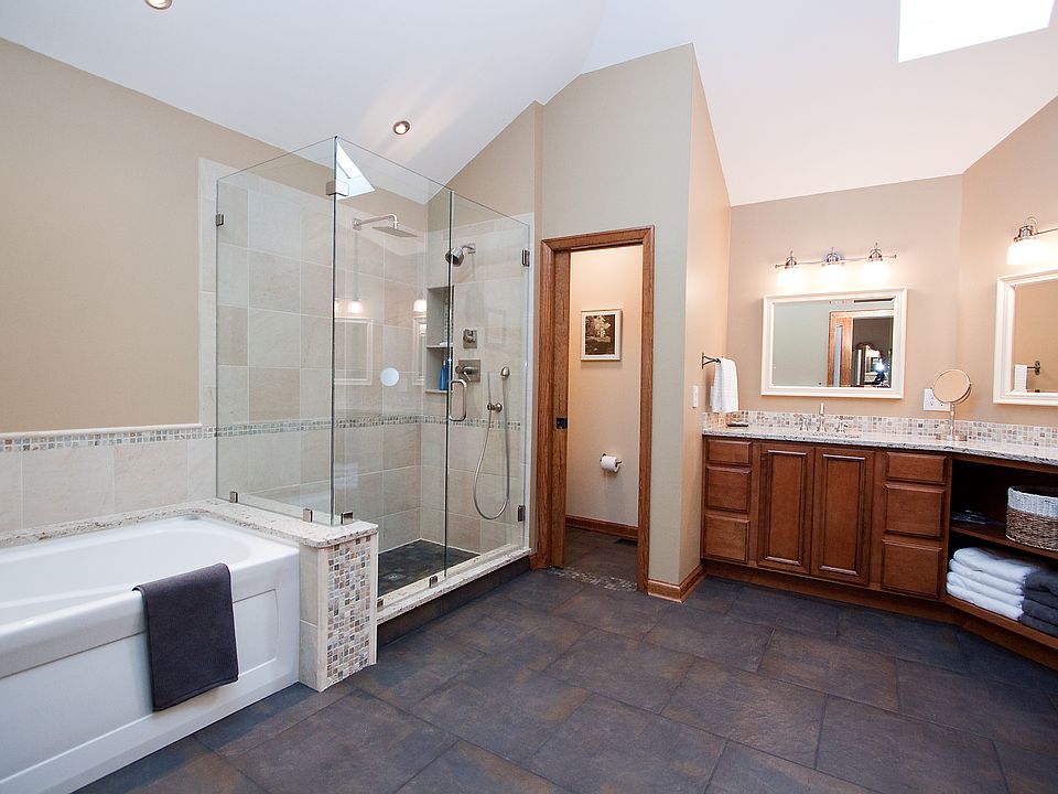 1st image of 916 Sonora Ct