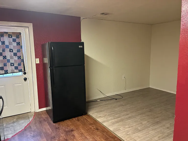 2419 Bonham St #2 — Photo 5