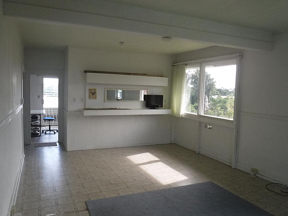 4th image of 373 E Lanikaula St