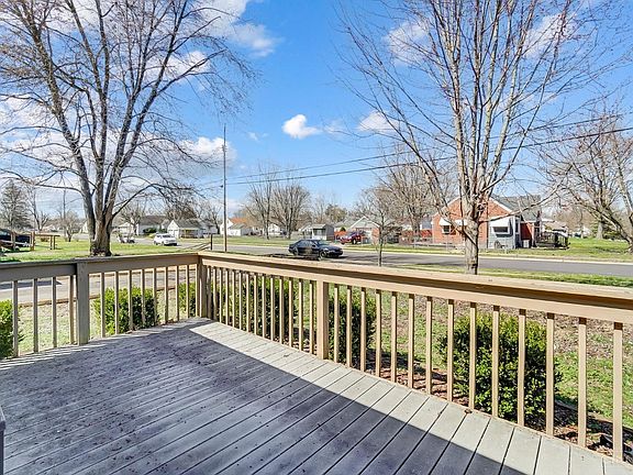 4th image of 3614 Jewell St
