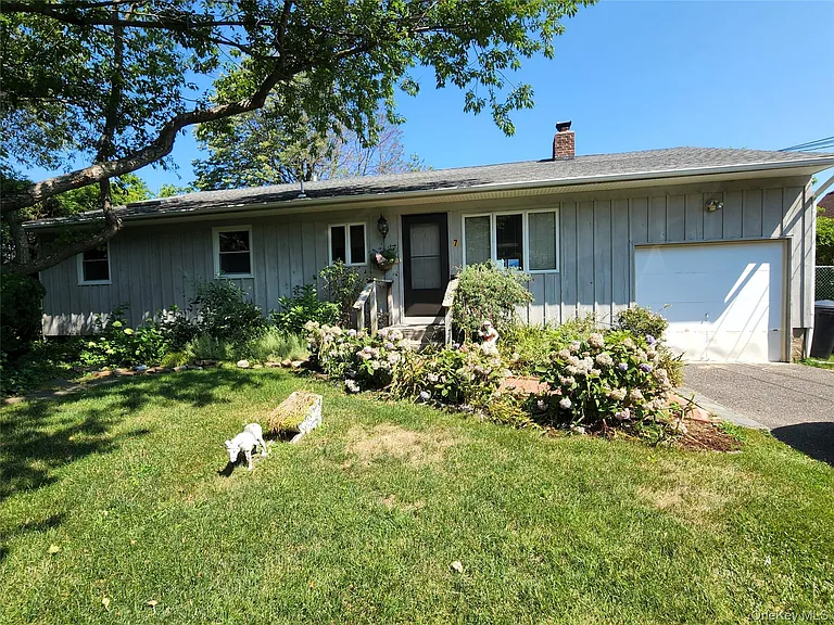 7 Riverhead Rd — Photo 3