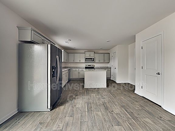 5th image of 3105 Green Apple Dr