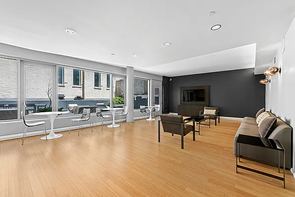 Rented by Compass | media 24