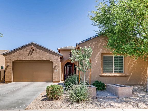 4th image of 2552 E Redwood Pl